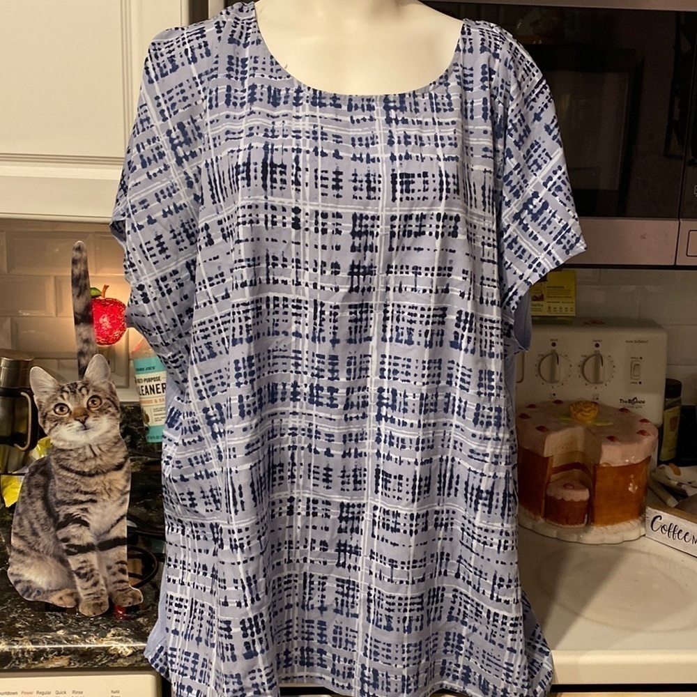A womens Evri blue cap sleeve stretch plus size top size 3X